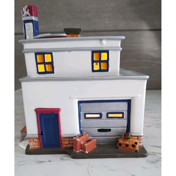 Dept 56 Original Snow Village Reindeer Bus Depot Lighted Christmas Village - Picture 6 of 12